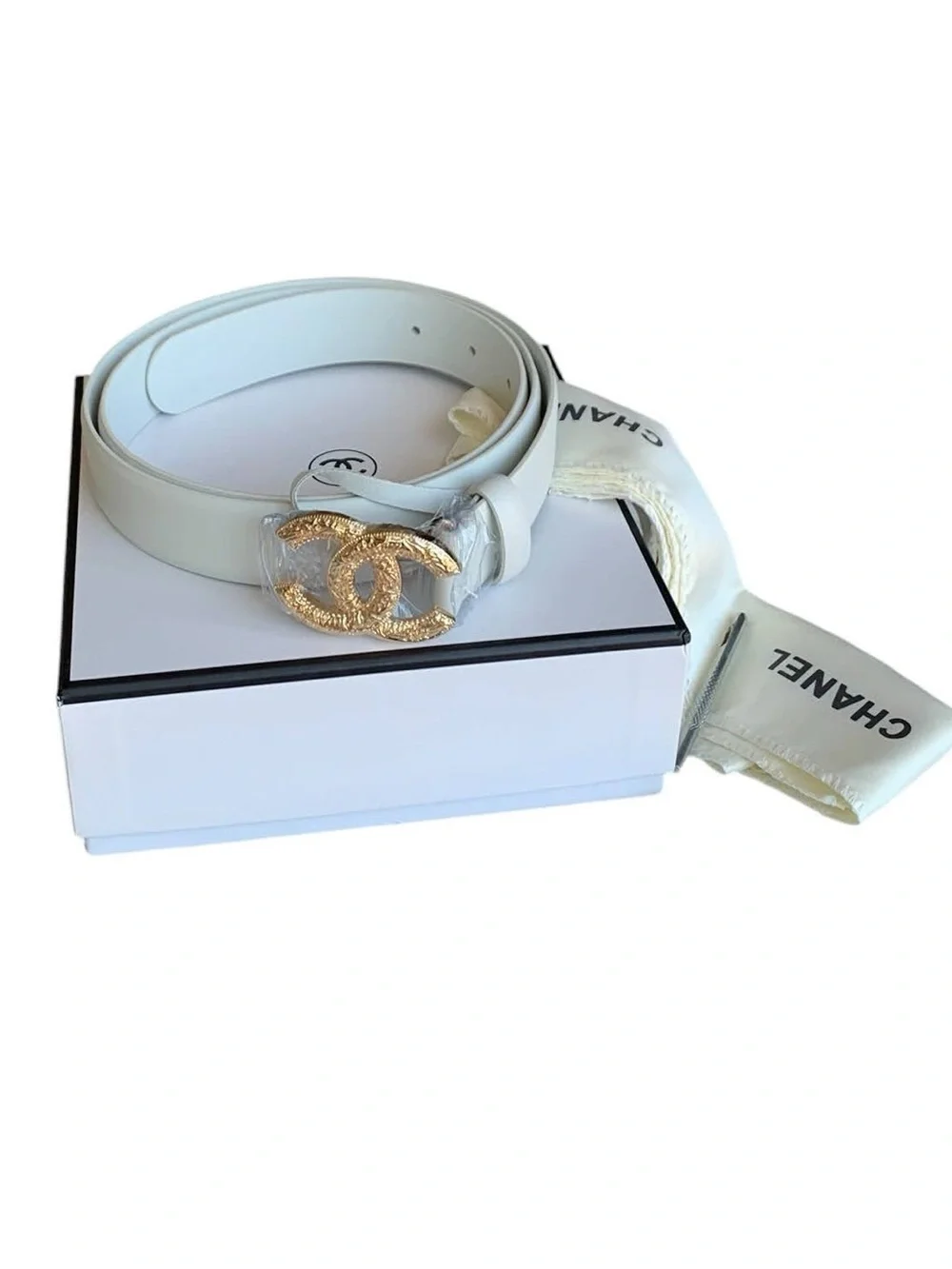 🤍 White Leather Belt with Gold-Tone logo Buckle 🤍
